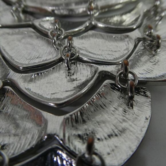 Silver Tone Articulated Scale Hammered Metal Bib Statement Necklace Adjustable - Picture 10 of 11